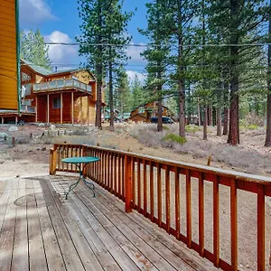  Holiday home Tallac Views Getaway